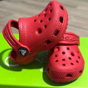 Toddler crocs in red